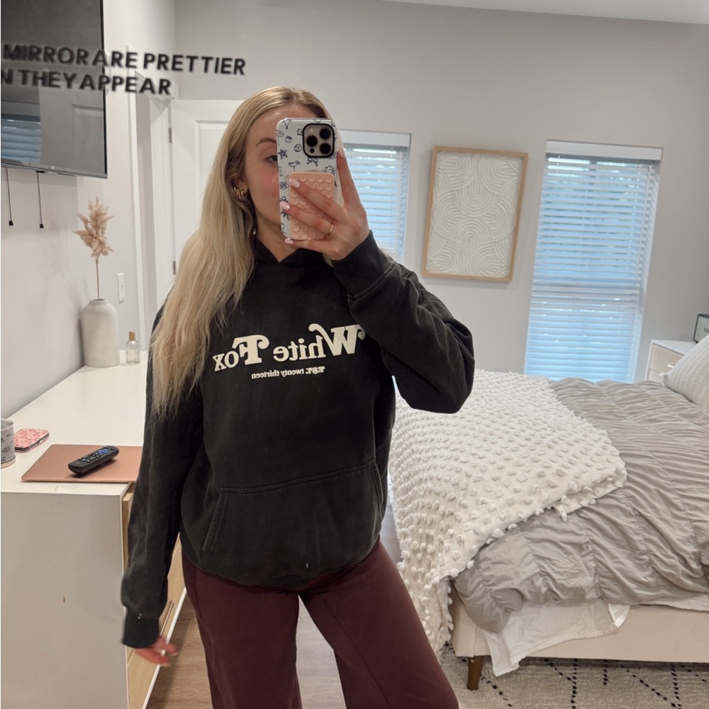 White Fox Boutique Hoodie M/L